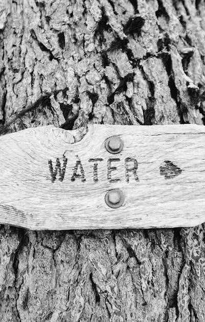 water-sign-arrow-direction